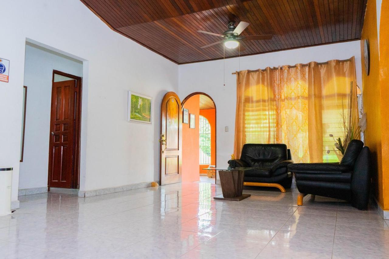 Hostal Familiar Argeñal *